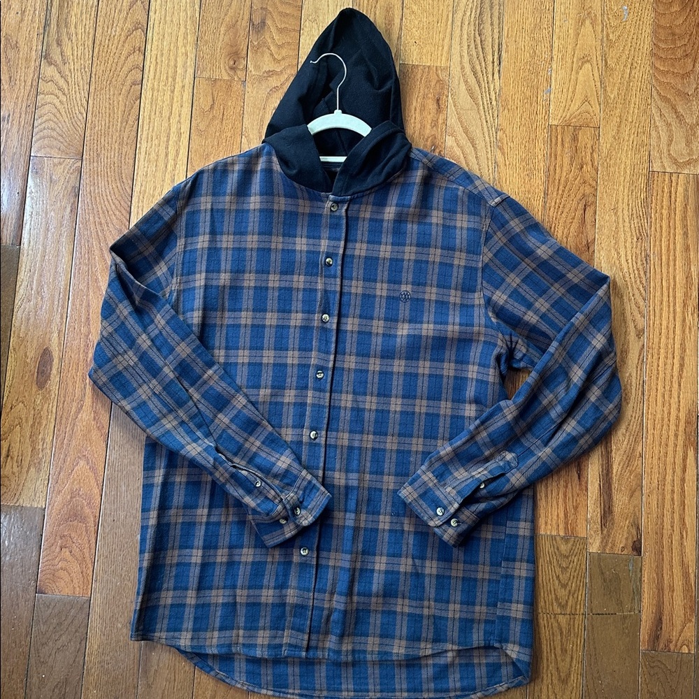 10.Deep Plaid Button-Up Shirt with Hood
